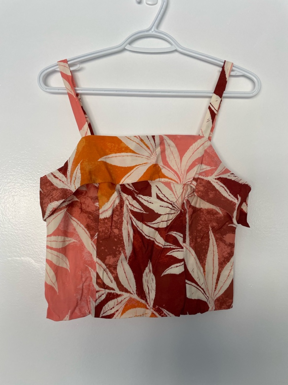 Printed Leaf-Pattern Crop Tank Top in Coral & Rust
